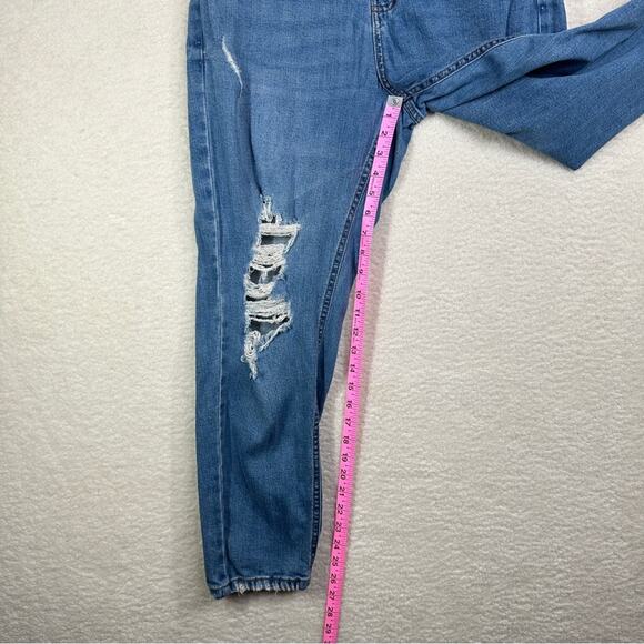 Wild Fable High Rise Distressed Jeans - Blue Mom Jeans Size 6 - Picture 7 of 12